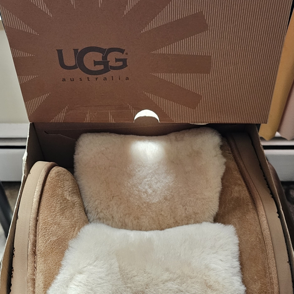 UGG treadlite boot